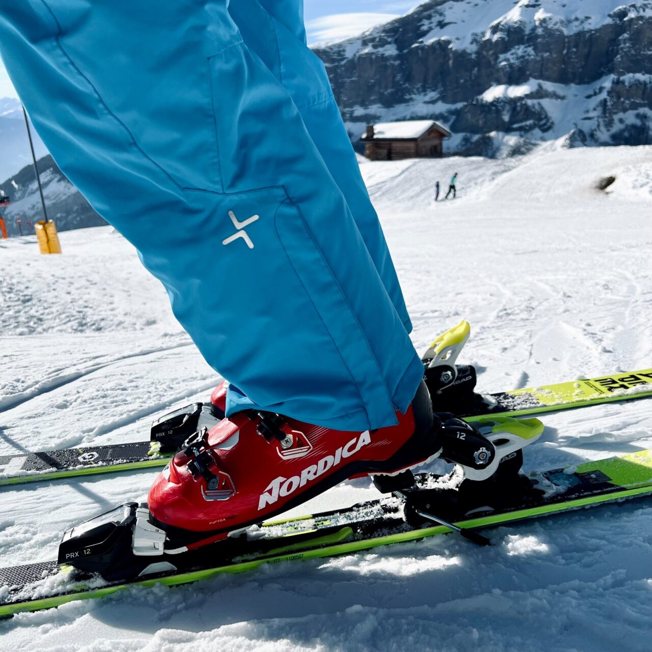 Skis werden angezogen