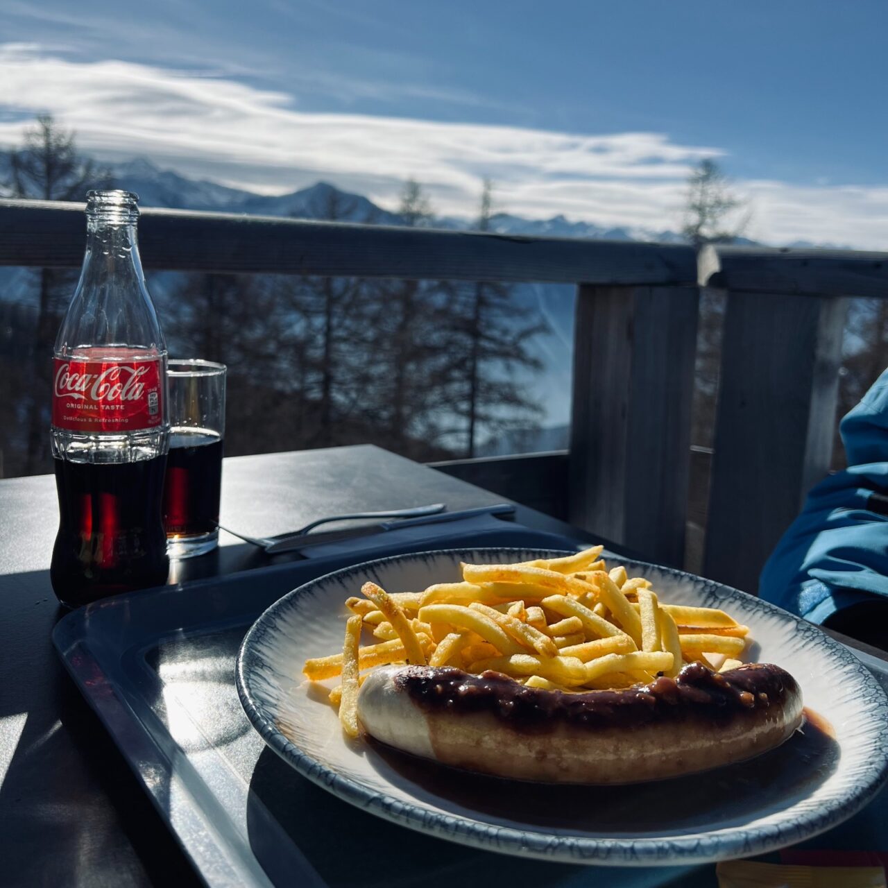 Mittagessen auf der Pistenterrasse