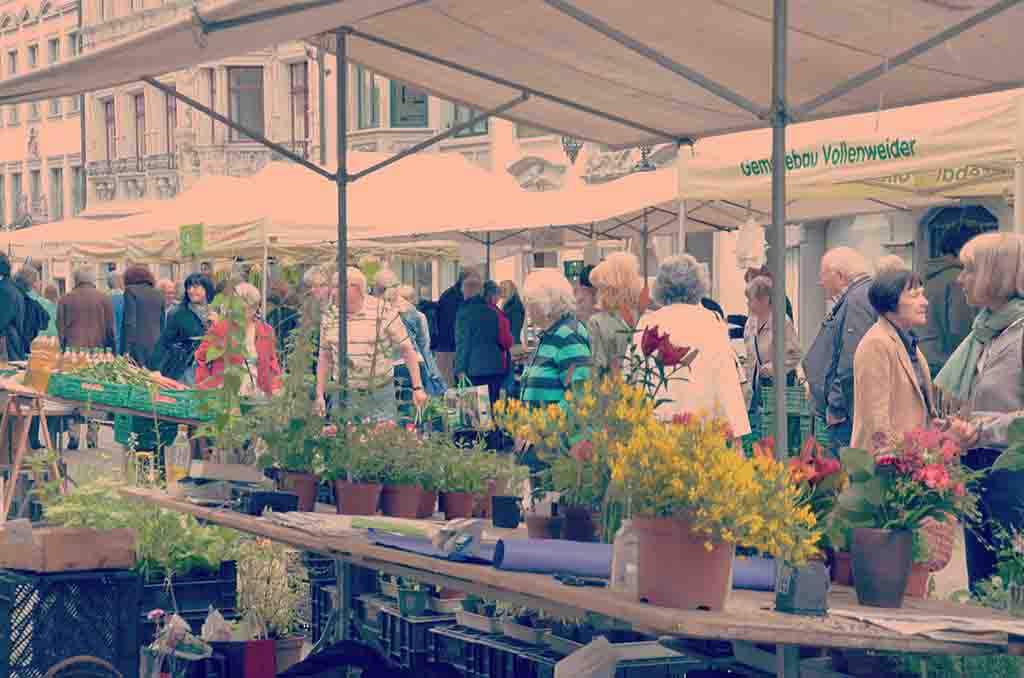 Wochenmarkt an der Vordergasse Schaffhausen
