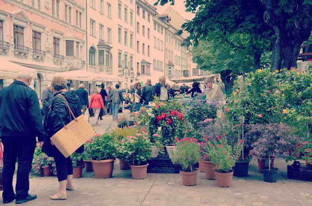 Wochenmarkt an der Vordergasse Schaffhausen